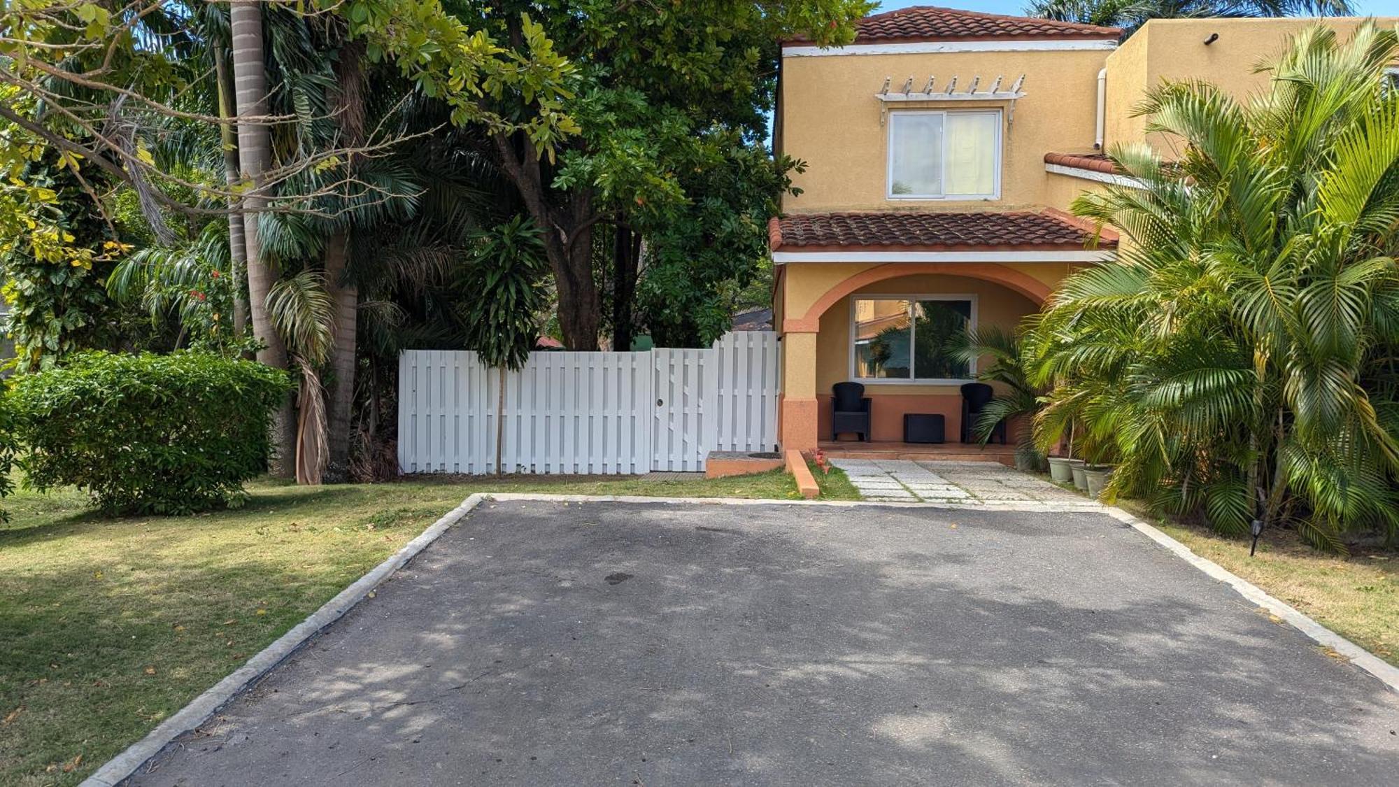 Mobay Las Palmas Montego Bay Exterior foto